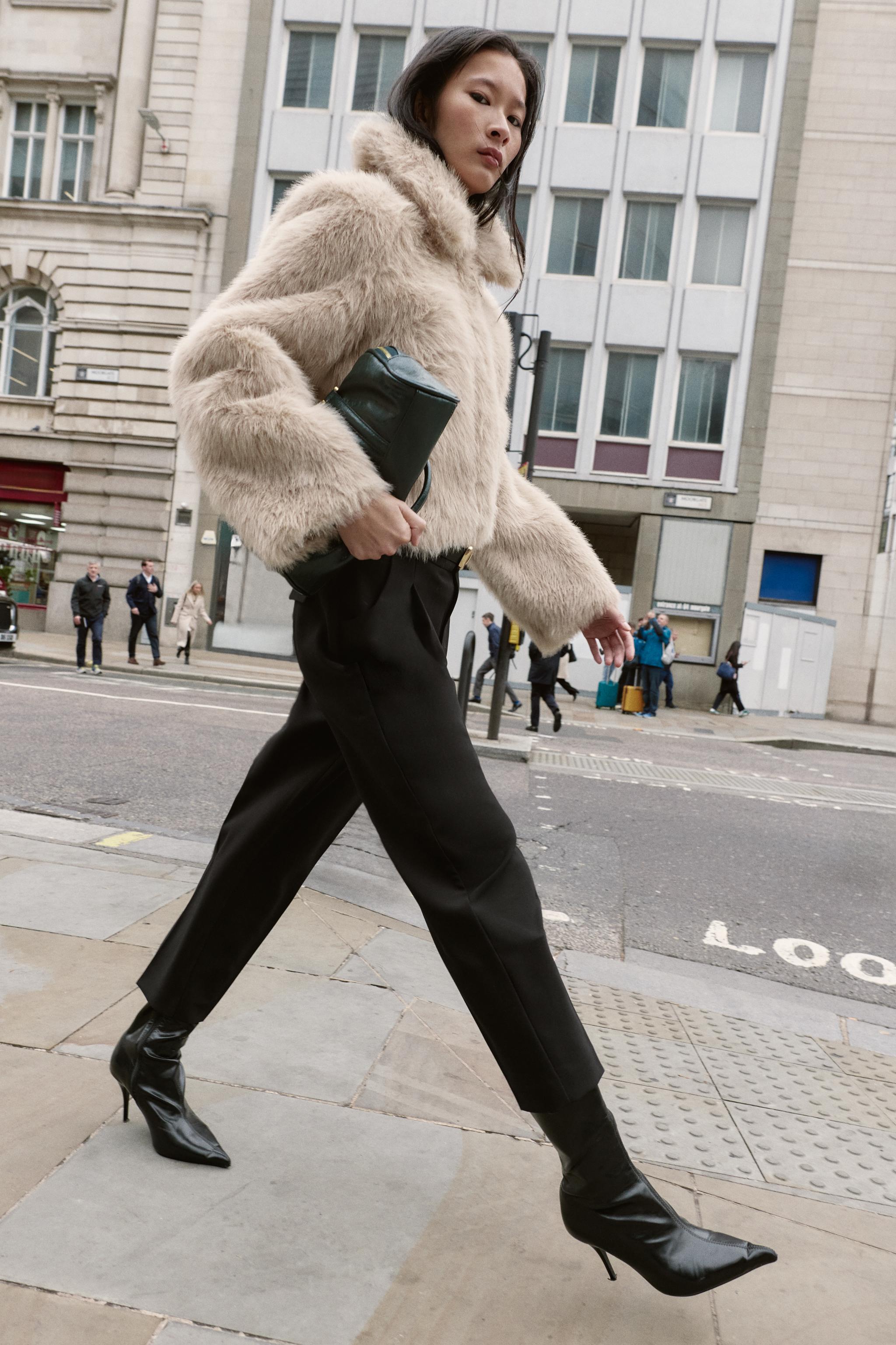 BELTED PLEATED PANTS